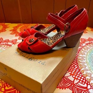 ÍNDIGO red leather shoes